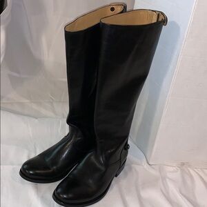 New Frye tall leather boots size-6.5 B